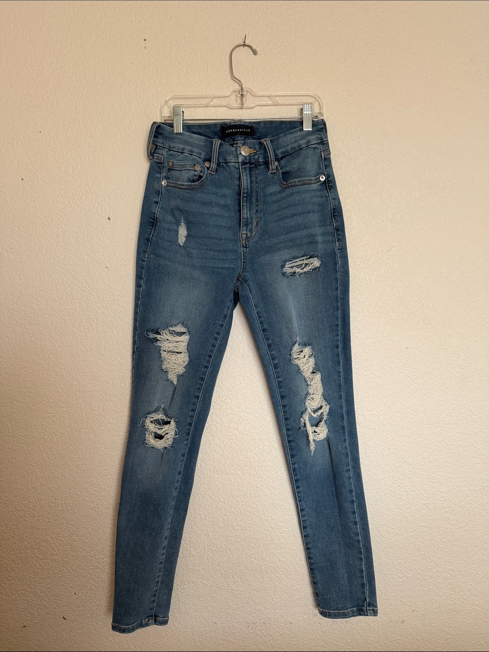 Aeropostale Distressed Skinny Jeans in Medium Blue